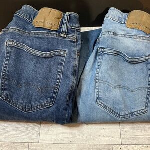 American Eagle Outfitters Men's Dark and Light Blue Relaxed Jeans Lot of 2 30x34